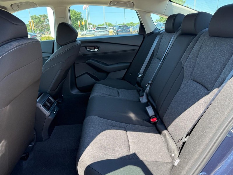 Honda Accord Sedan Vehicle Image 8