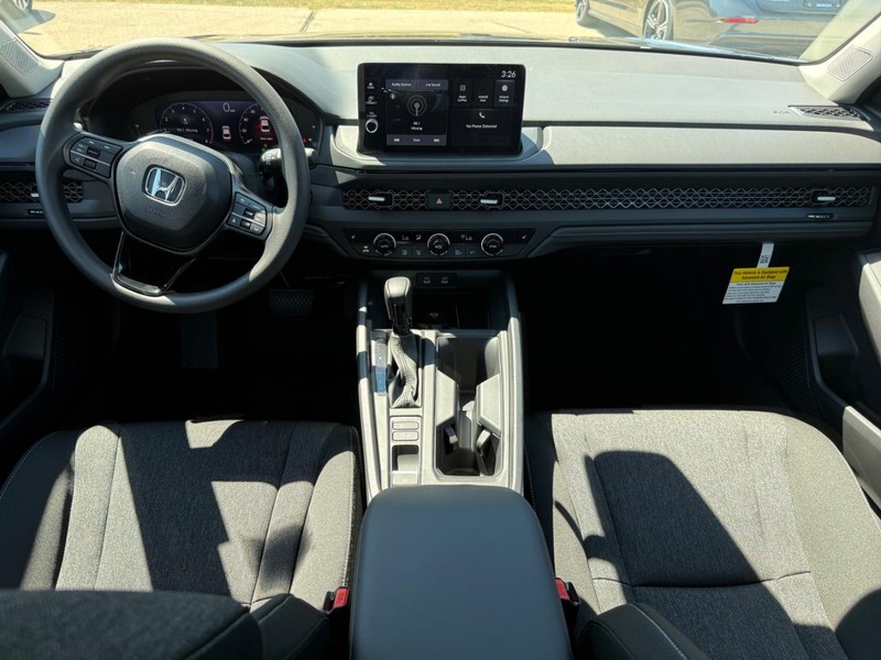 Honda Accord Sedan Vehicle Image 9