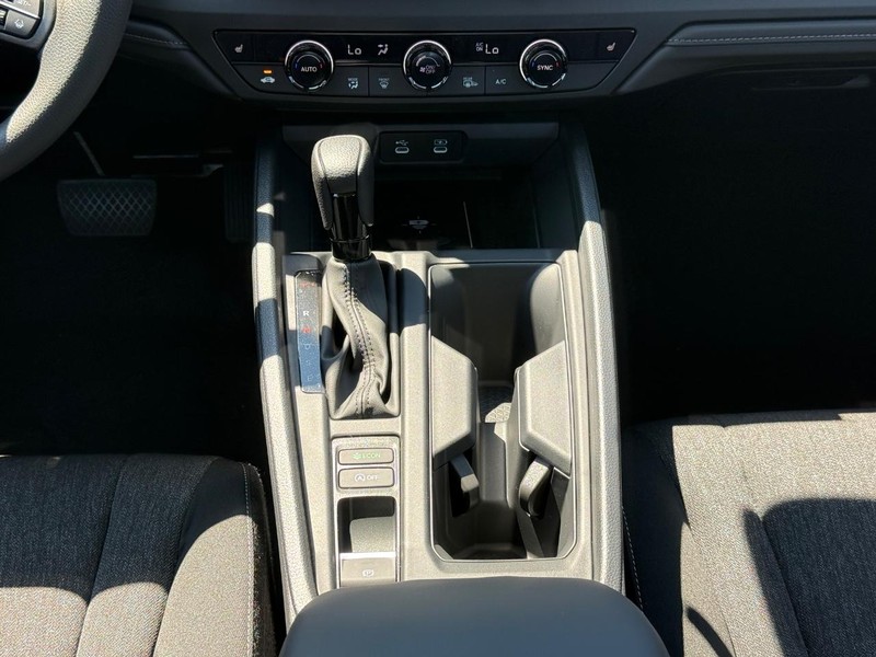 Honda Accord Sedan Vehicle Image 11