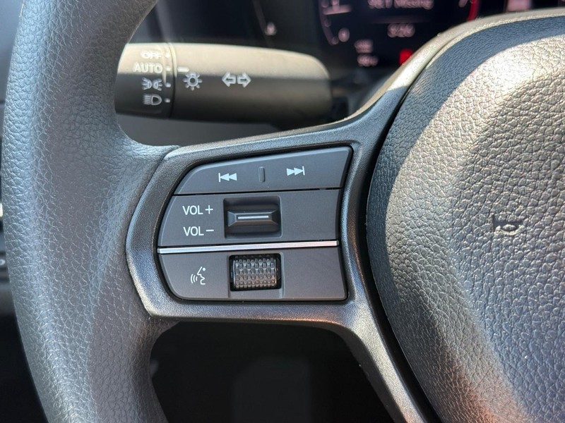 Honda Accord Sedan Vehicle Image 14