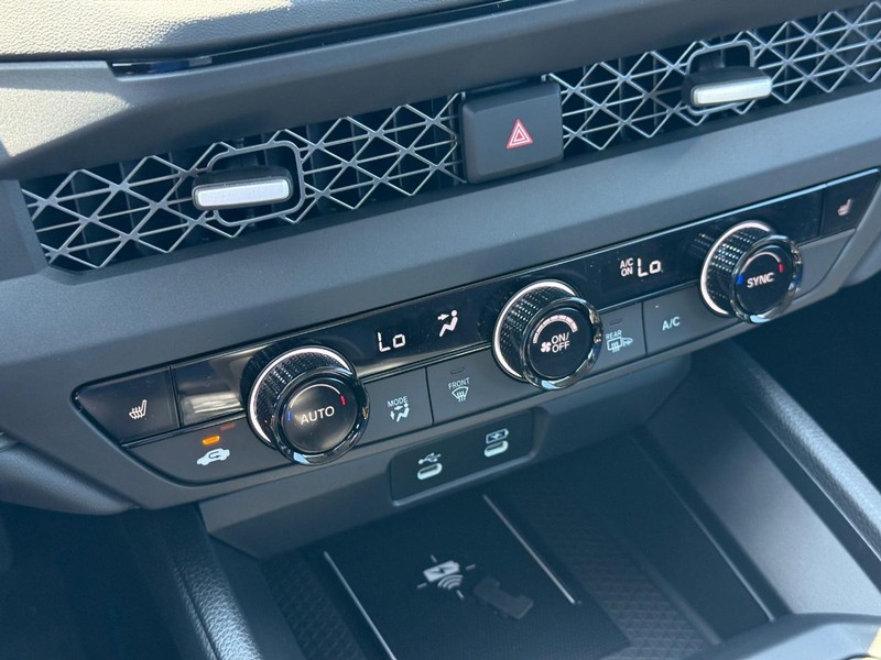 Honda Accord Sedan Vehicle Image 18