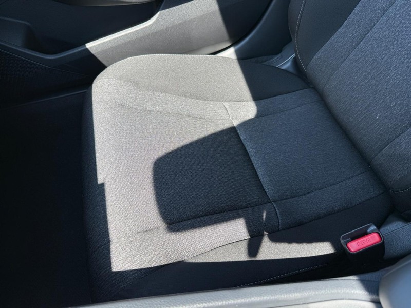 Honda Accord Sedan Vehicle Image 19