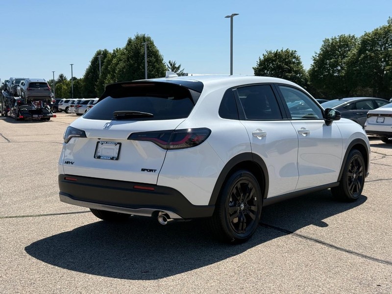 Honda HR-V Vehicle Image 3