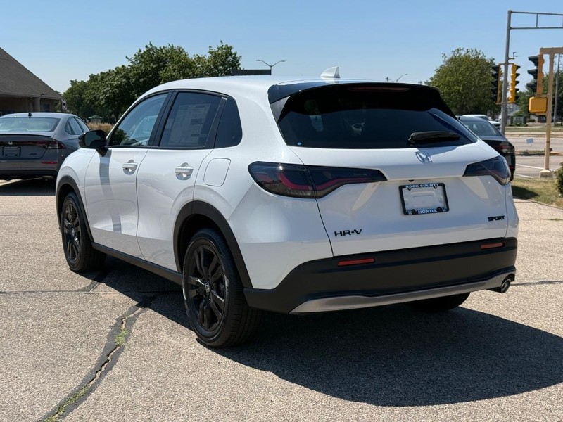 Honda HR-V Vehicle Image 5