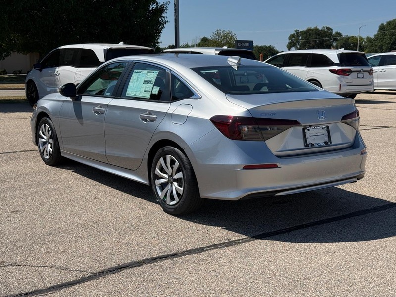 Honda Civic Sedan Vehicle Image 5
