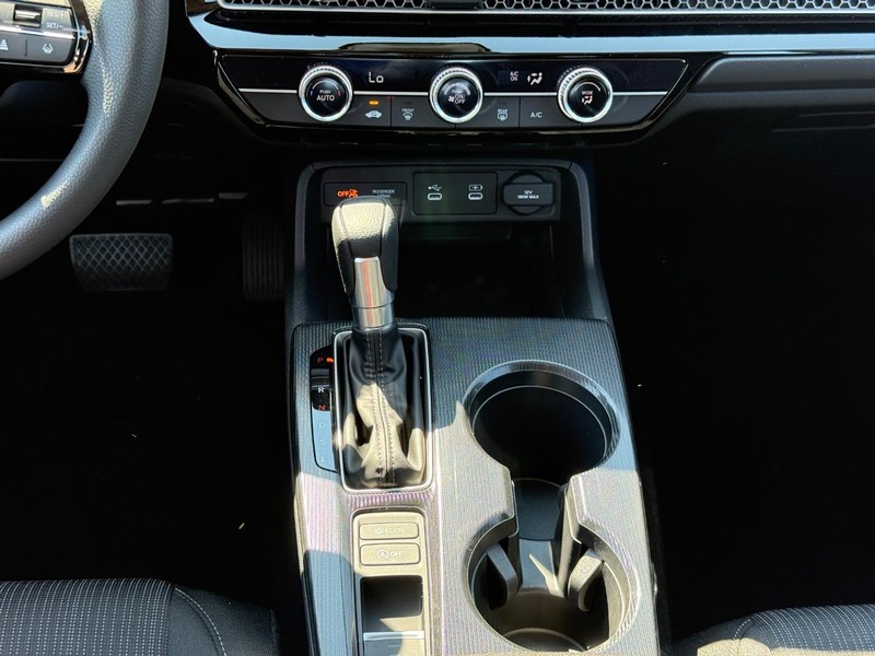 Honda Civic Sedan Vehicle Image 12