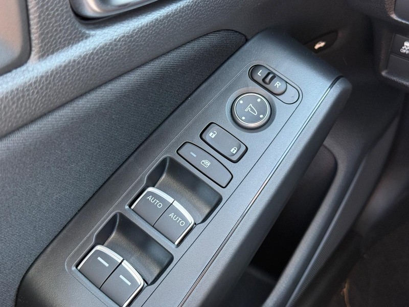 Honda Civic Sedan Vehicle Image 21