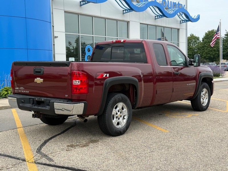 Chevrolet Silverado 1500 Vehicle Image 3