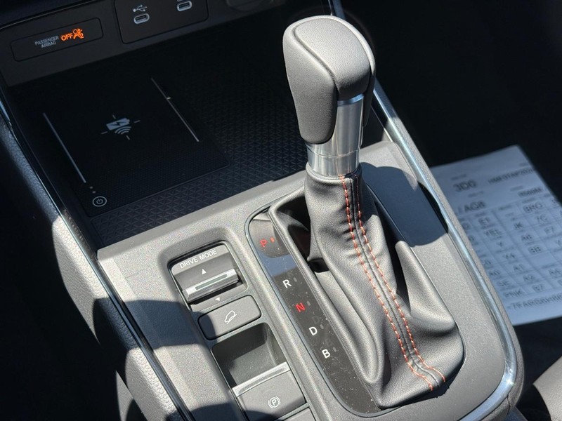 Honda CR-V Hybrid Vehicle Image 19