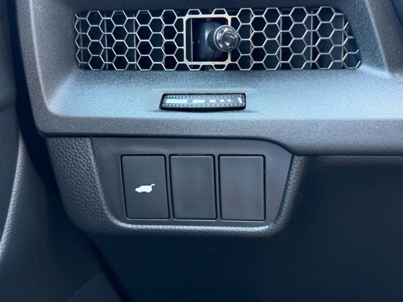 Honda CR-V Hybrid Vehicle Image 21