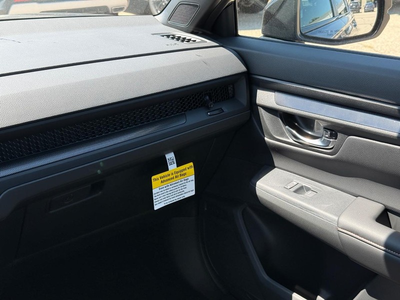 Honda CR-V Hybrid Vehicle Image 14