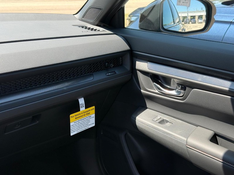 Honda CR-V Hybrid Vehicle Image 13