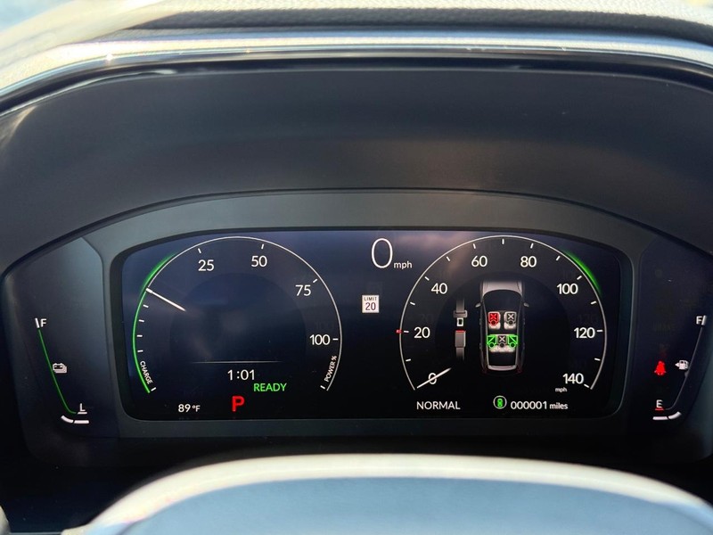 Honda CR-V Hybrid Vehicle Image 17