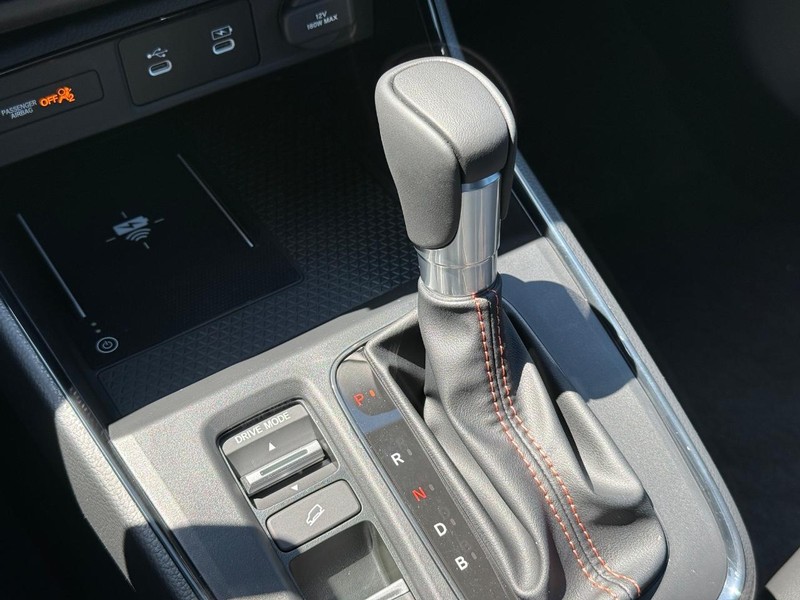 Honda CR-V Hybrid Vehicle Image 19