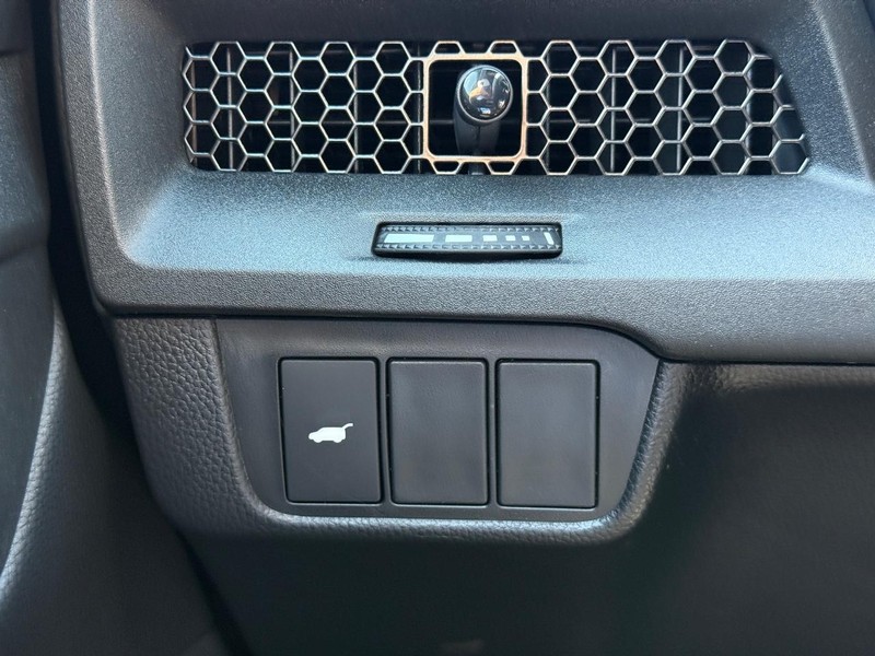 Honda CR-V Hybrid Vehicle Image 20