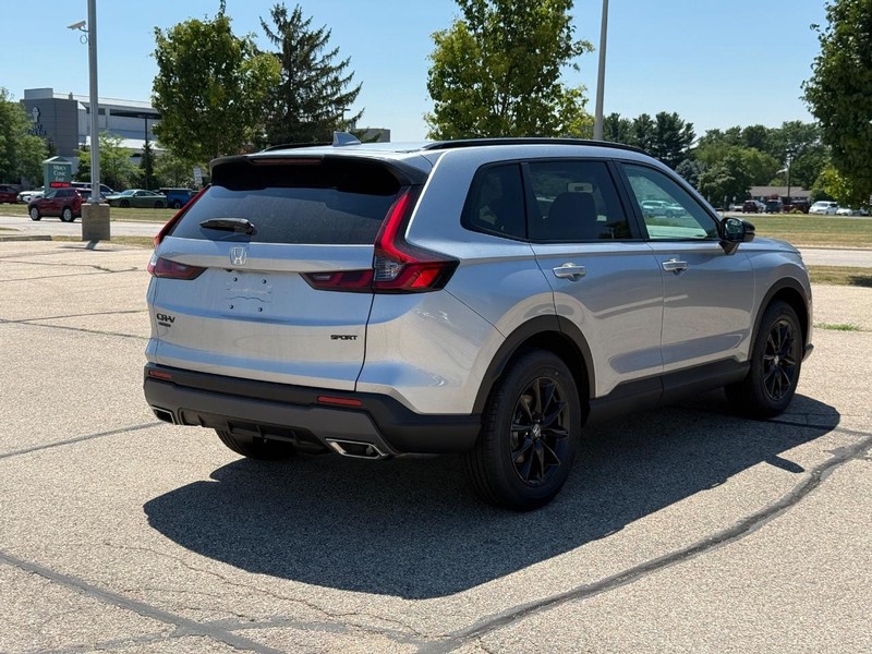 Honda CR-V Hybrid Vehicle Image 3