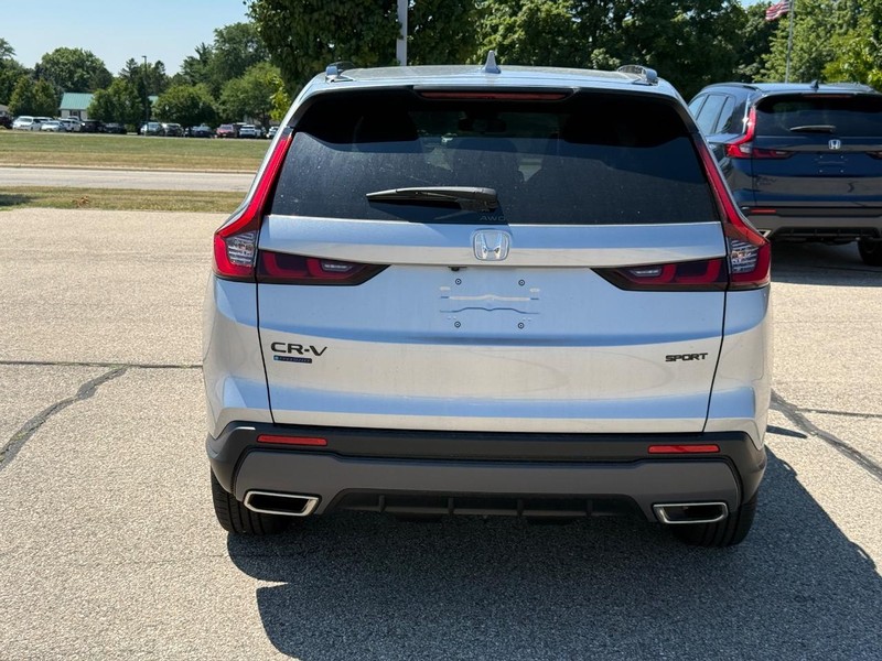 Honda CR-V Hybrid Vehicle Image 4