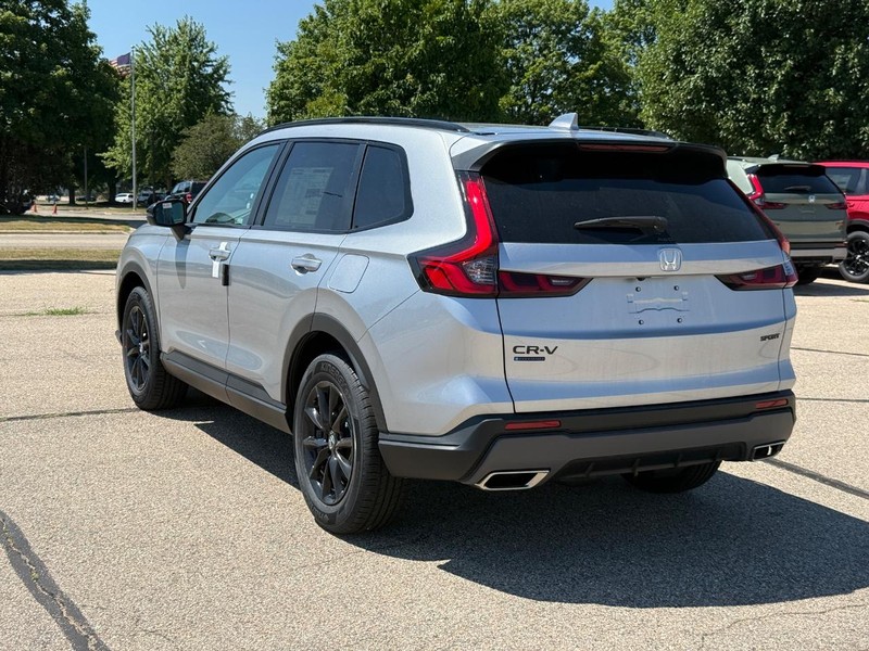 Honda CR-V Hybrid Vehicle Image 5