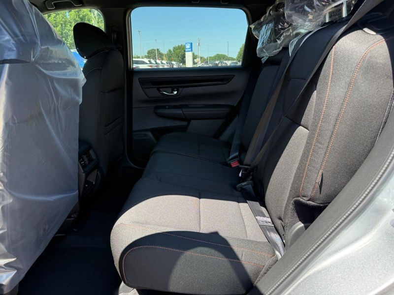 Honda CR-V Hybrid Vehicle Image 9