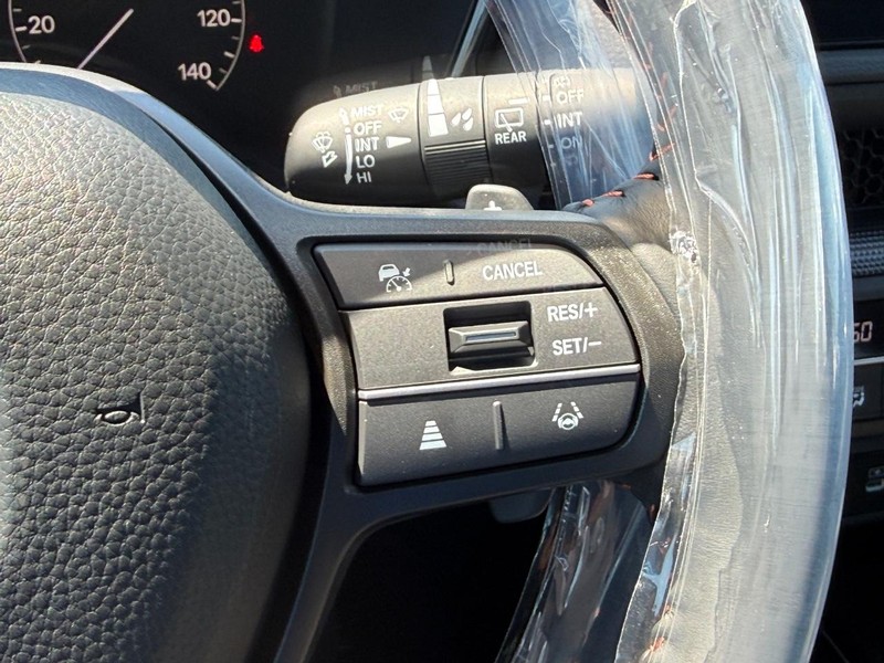 Honda CR-V Hybrid Vehicle Image 15