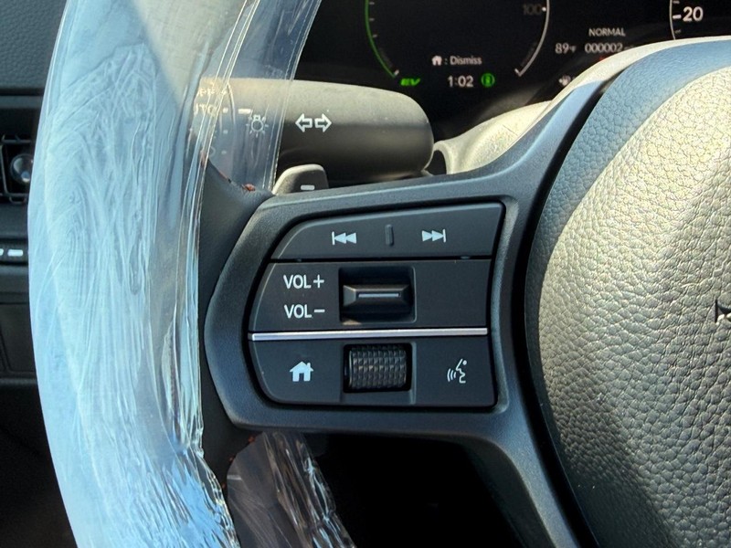 Honda CR-V Hybrid Vehicle Image 16