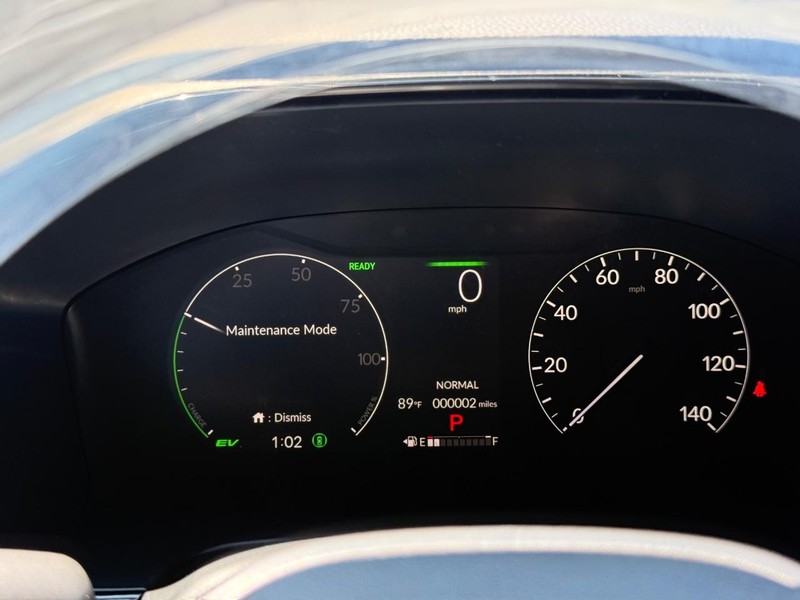 Honda CR-V Hybrid Vehicle Image 17