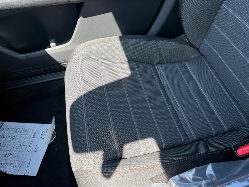 Honda CR-V Hybrid Vehicle Image 20