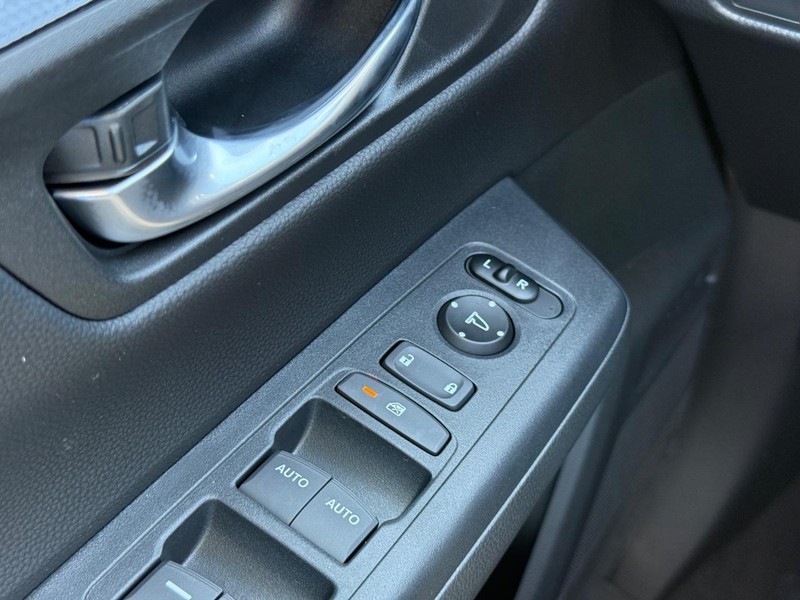 Honda CR-V Hybrid Vehicle Image 21