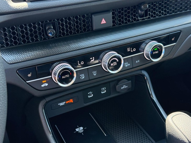 Honda CR-V Vehicle Image 19