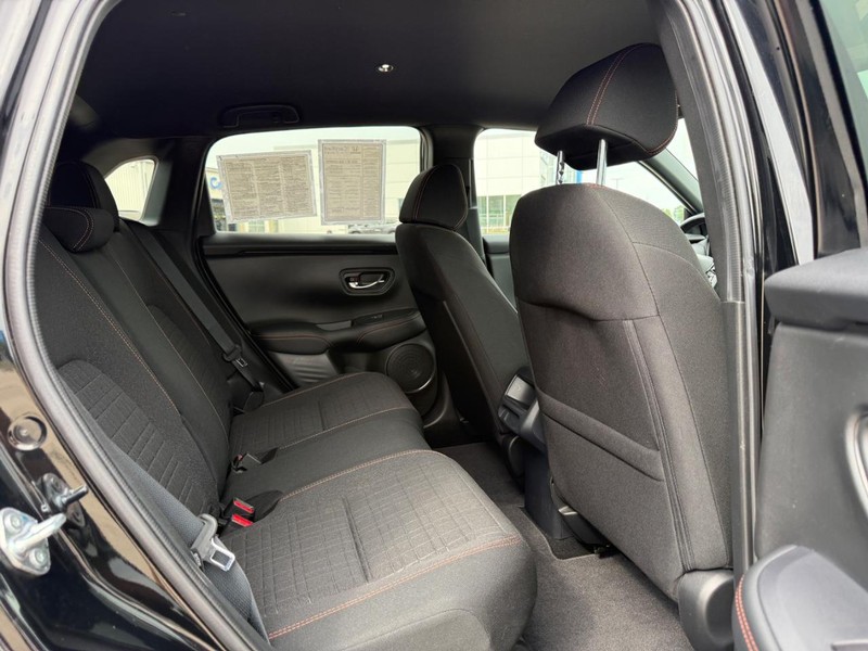 Honda HR-V Vehicle Full-screen Gallery Image 10