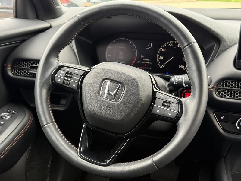 Honda HR-V Vehicle Full-screen Gallery Image 12