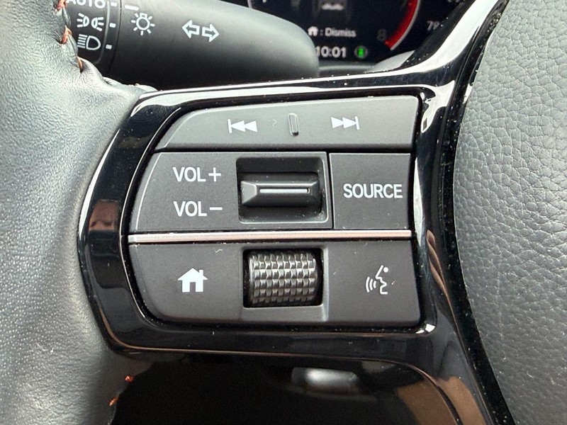 Honda HR-V Vehicle Full-screen Gallery Image 13