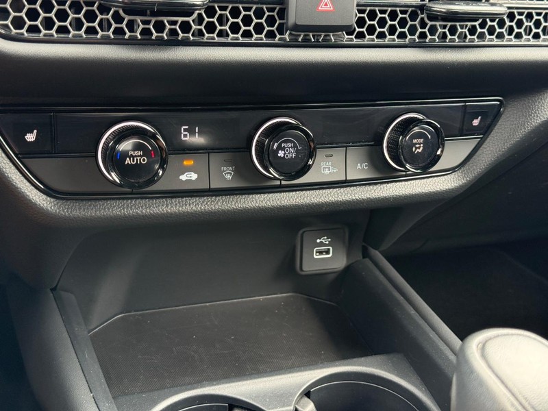 Honda HR-V Vehicle Full-screen Gallery Image 18