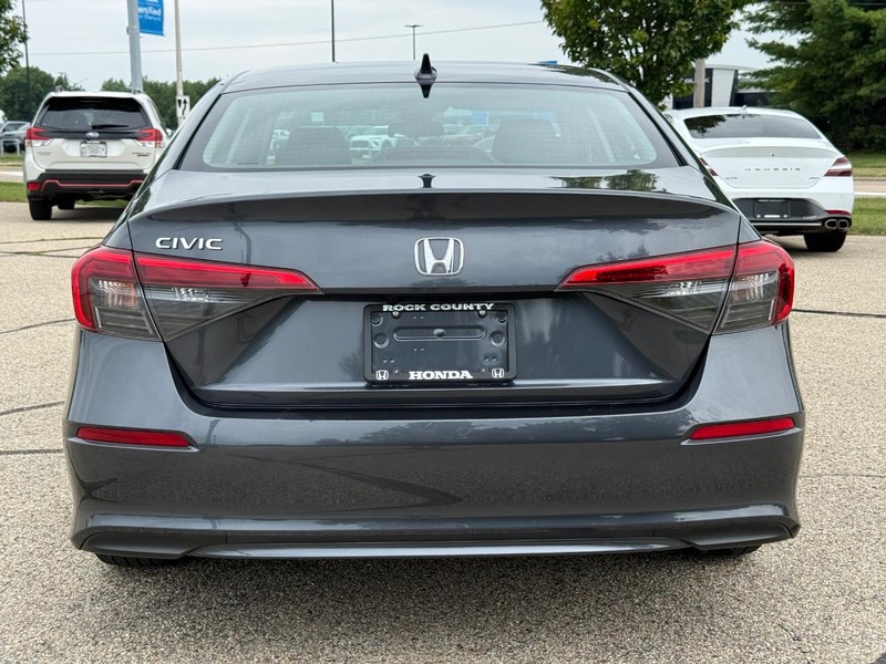 Honda Civic Sedan Vehicle Full-screen Gallery Image 04