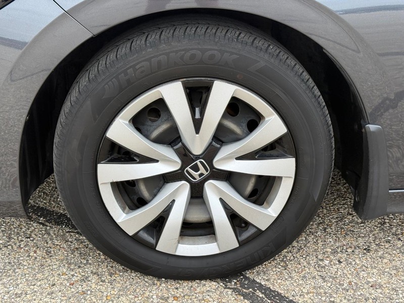 Honda Civic Sedan Vehicle Full-screen Gallery Image 08