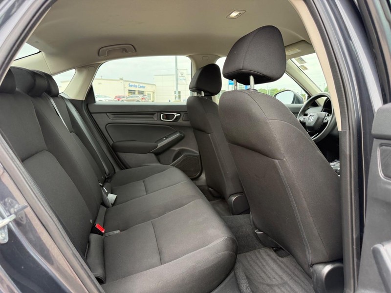 Honda Civic Sedan Vehicle Full-screen Gallery Image 11
