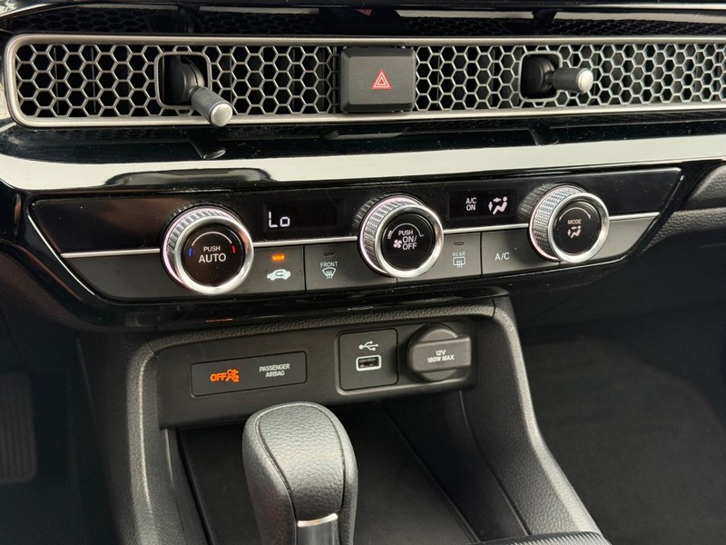 Honda Civic Sedan Vehicle Full-screen Gallery Image 17