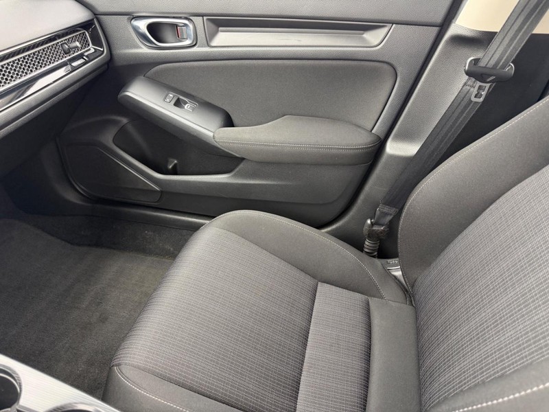 Honda Civic Sedan Vehicle Full-screen Gallery Image 19