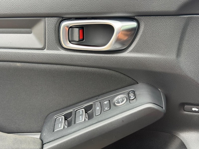 Honda Civic Sedan Vehicle Full-screen Gallery Image 23