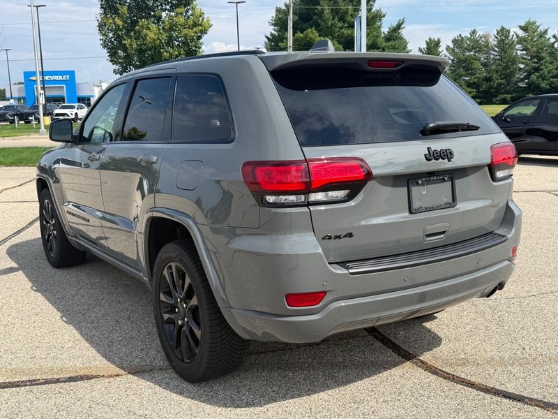 Jeep Grand Cherokee WK Vehicle Image 6