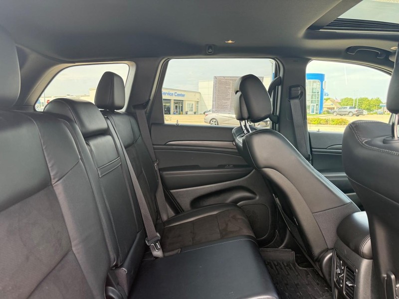 Jeep Grand Cherokee WK Vehicle Image 10