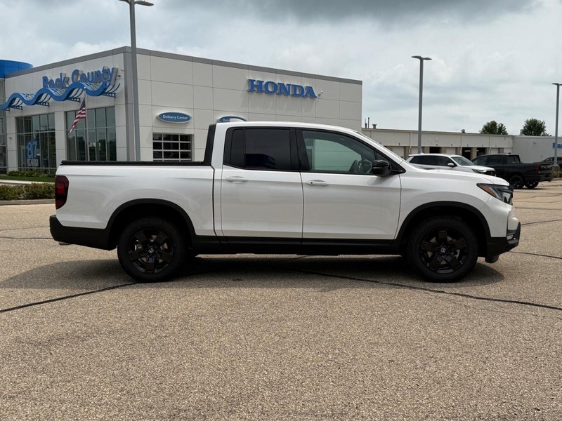 Honda Ridgeline Vehicle Image 2