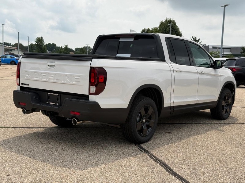 Honda Ridgeline Vehicle Image 3