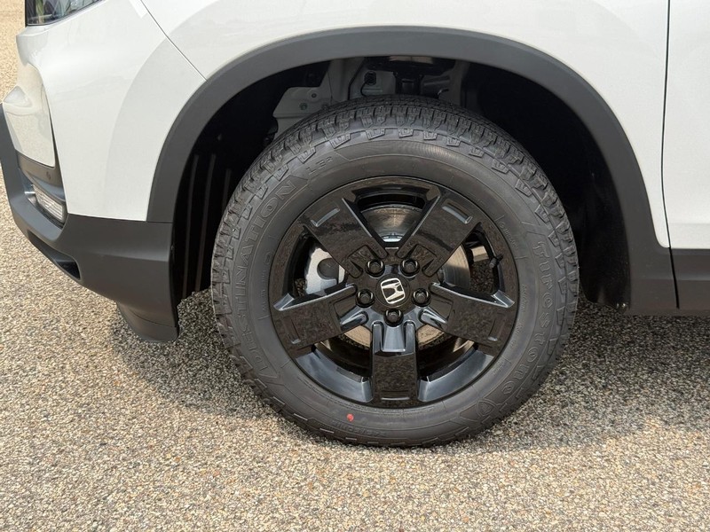 Honda Ridgeline Vehicle Image 8