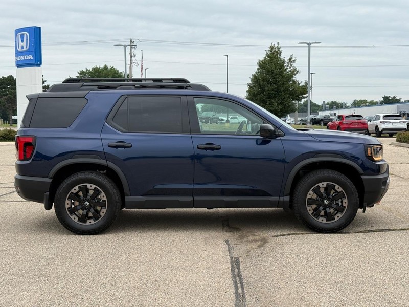 Honda Passport Vehicle Image 2