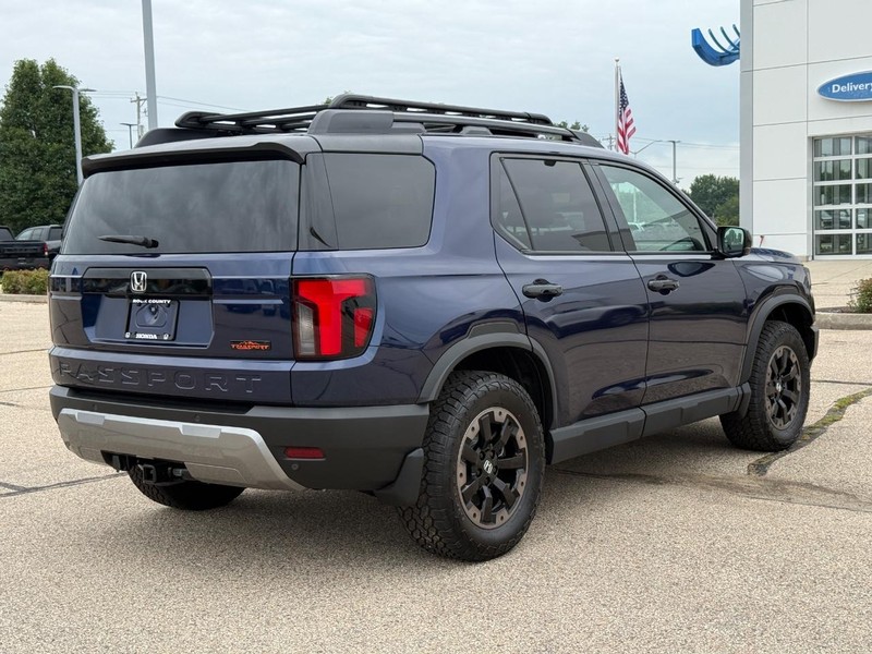 Honda Passport Vehicle Image 3