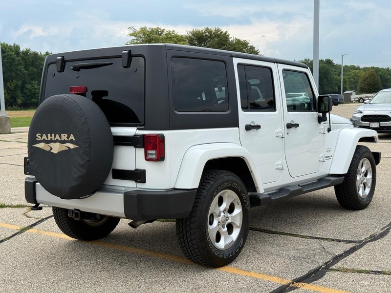 Jeep Wrangler Unlimited Vehicle Image 3