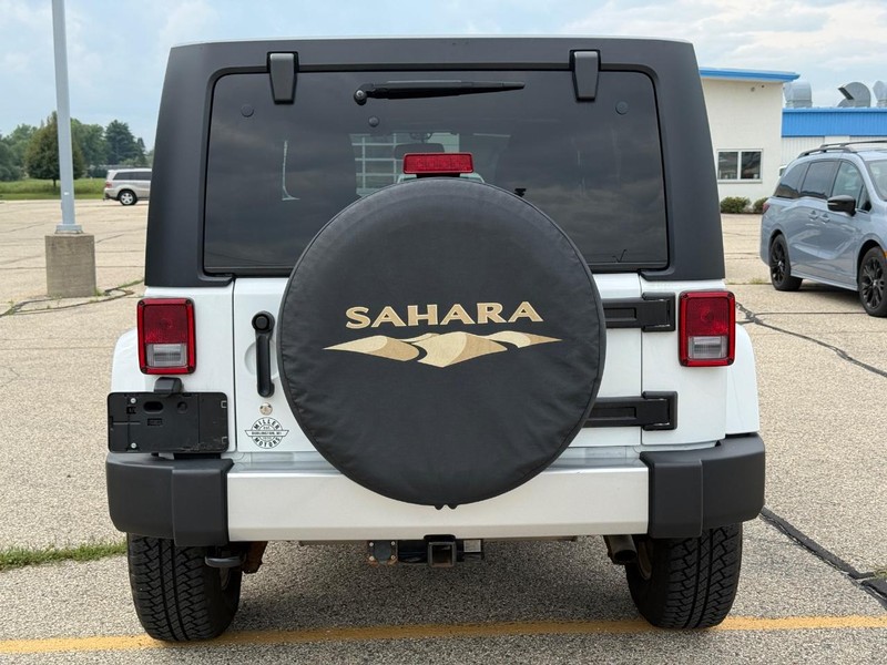 Jeep Wrangler Unlimited Vehicle Image 4