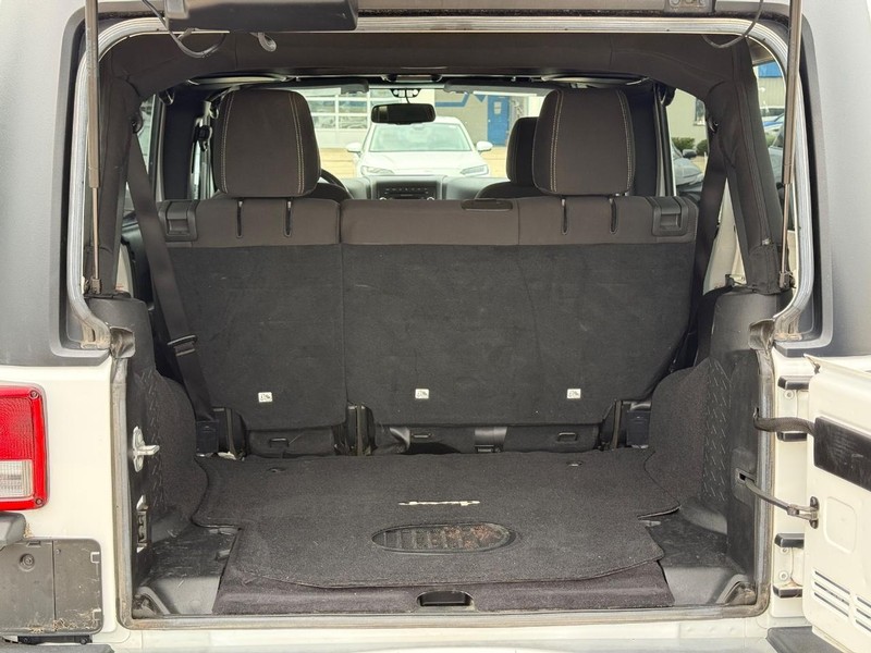 Jeep Wrangler Unlimited Vehicle Image 6