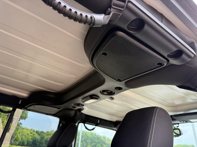 Jeep Wrangler Unlimited Vehicle Image 12